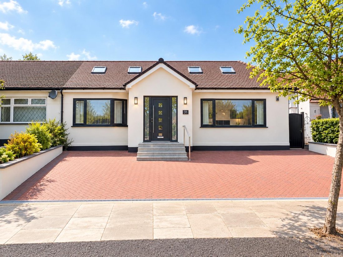 Bungalow in Edgware, Barnet, England 1 - 19051108