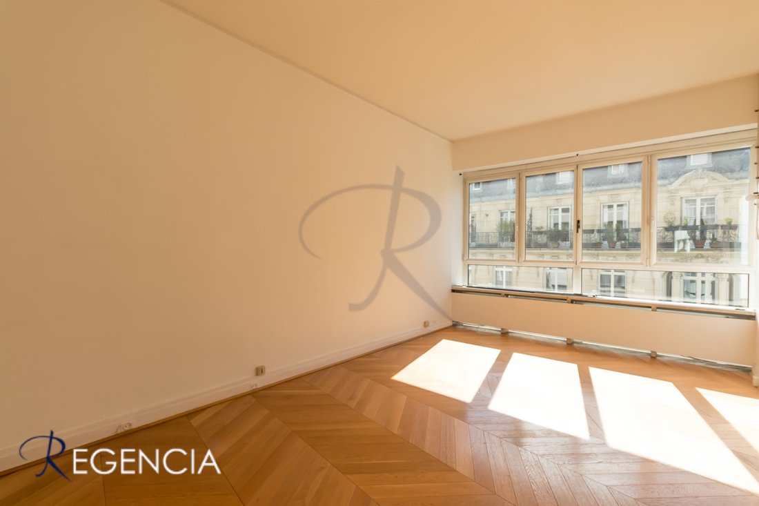 Apartment in Lorette-Martyrs, Paris 9e Arrondissement, Paris 2 - 19054815