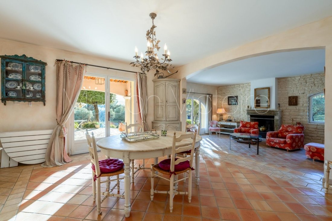 Casa a Cabrières-d'Avignon, Provenza-Alpi-Costa Azzurra, Francia 3 - 19055465