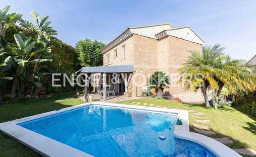 House in Chiva, Valencian Community, Spain 1