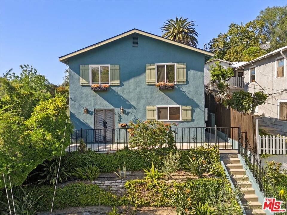 Los Angeles, California, United States 2 - 19053527