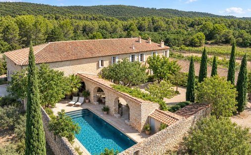 Estate in Granettes-Jauberte-Sainte Anne, Aix-en-Provence, France 1
