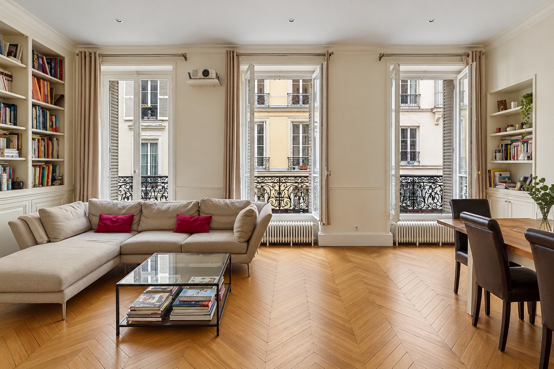 Apartment in Lorette-Martyrs, Paris 9e Arrondissement, Paris 2 - 19055196
