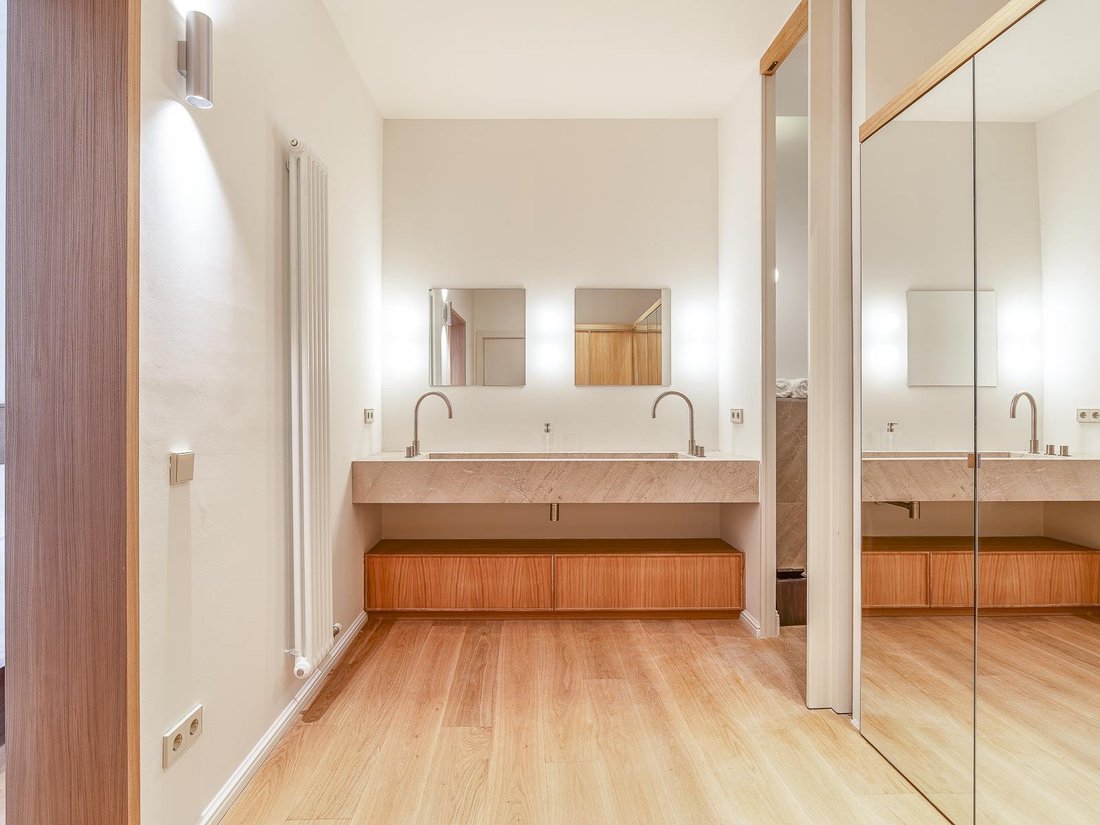 Apartment in Sarrià-Sant Gervasi, Barcelona, Spain 4 - 18390748