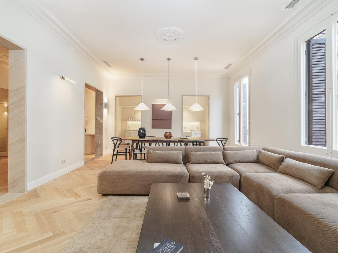 Apartment in Sarrià-Sant Gervasi, Barcelona, Spain 1 - 18390748