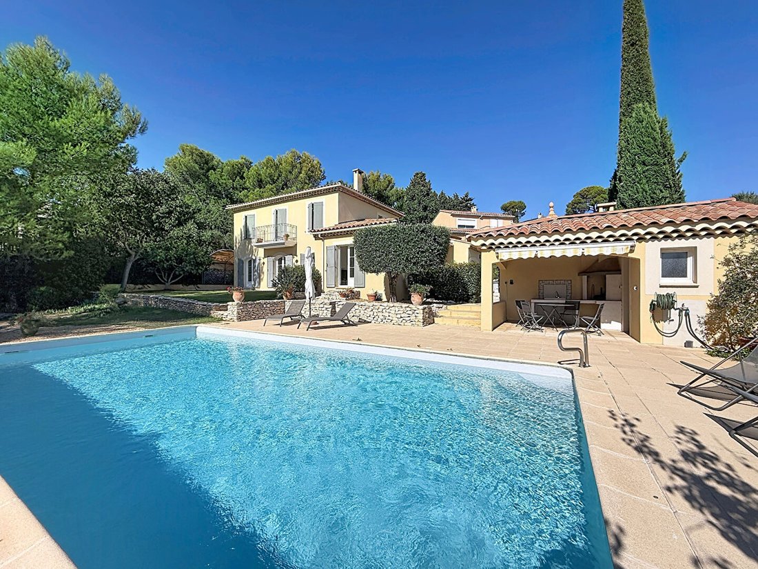 Villa in Charbonnières-Montagnié, Villeneuve-lès-Avignon, France 1 - 19052474