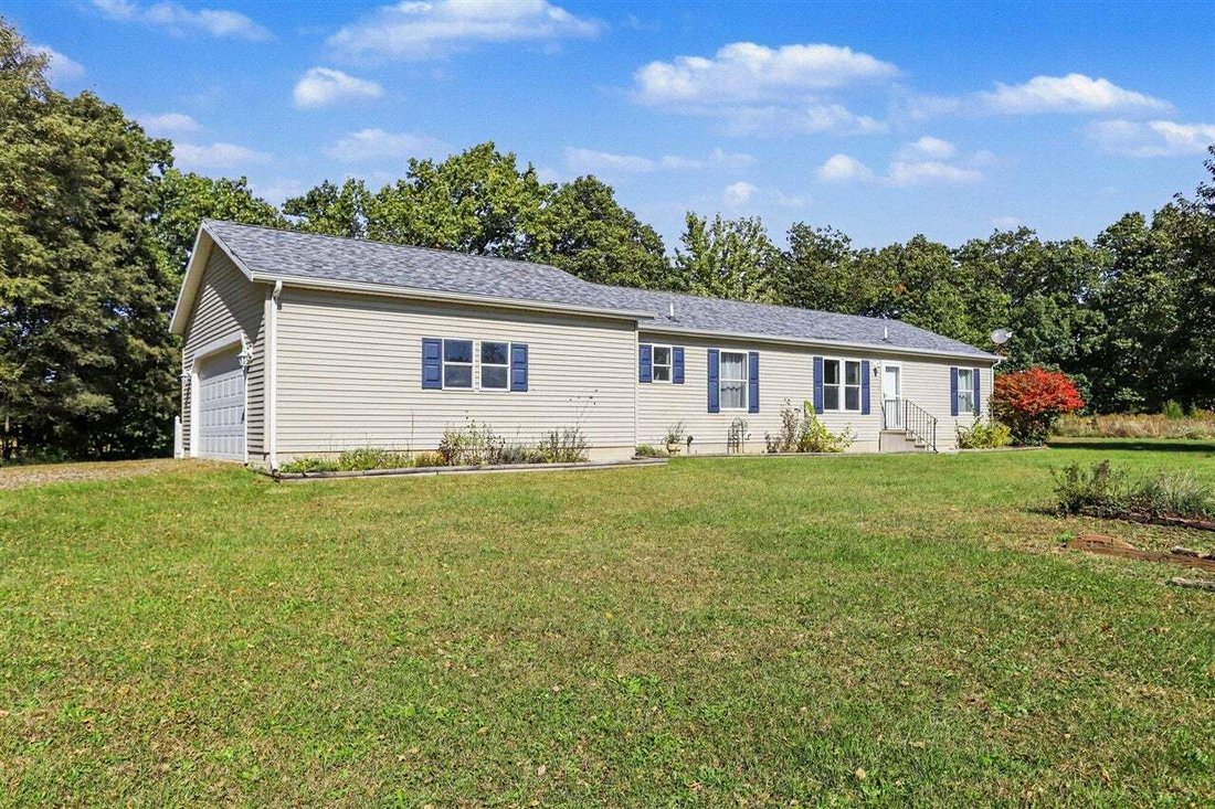 House in Mendon, Michigan, United States 1 - 19054680