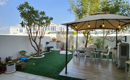 Villa en Damac Hills 2, Dubái, Emiratos Árabes Unidos 1