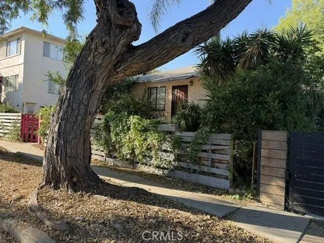 Los Angeles, California, United States 1 - 19054635