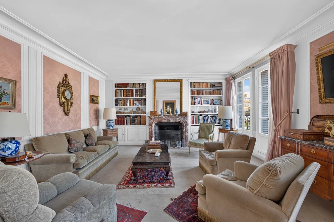 Apartment in Gros Caillou, Paris 7e Arrondissement, Paris 4 - 19051796