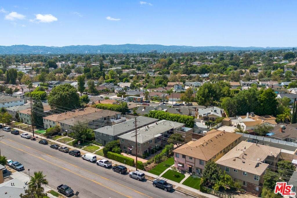 Los Angeles, California, United States 3 - 19053572