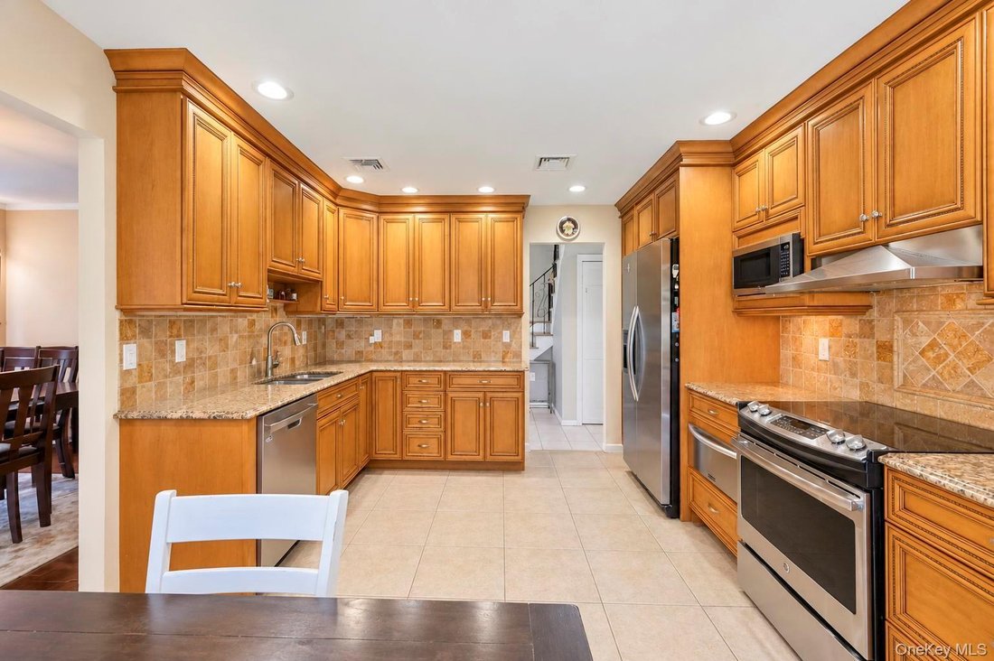 House in Woodbury, New York, United States 3 - 19052827