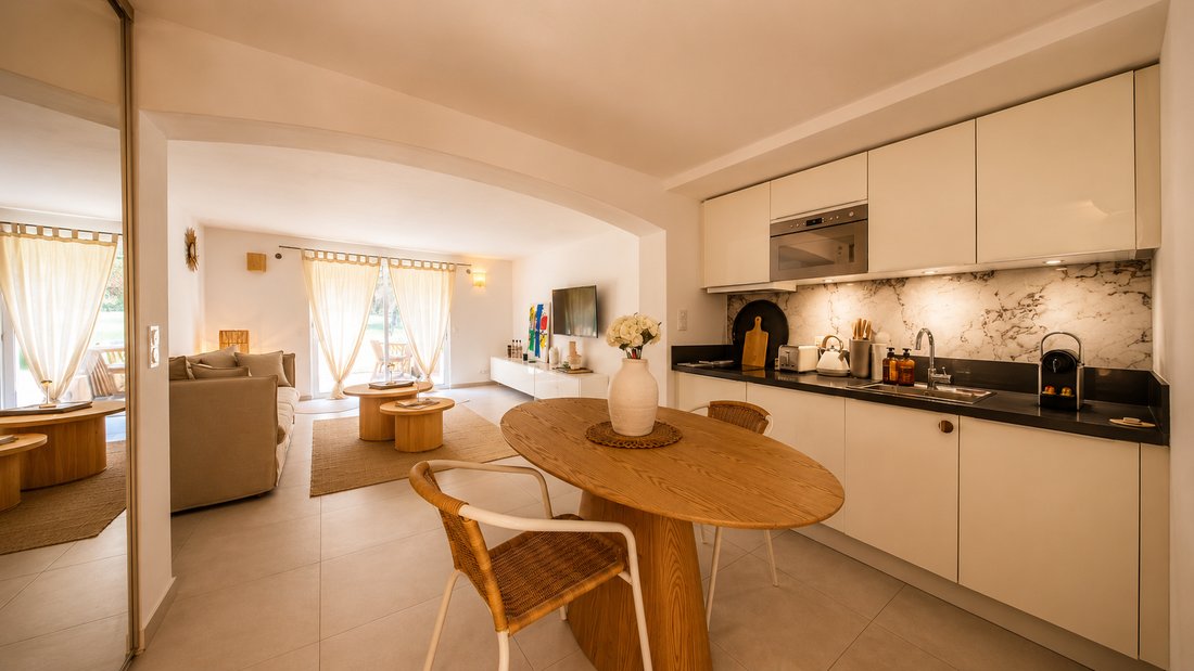 Apartment in Zone Est Diffuse, Saint-Tropez, France 1 - 19052126