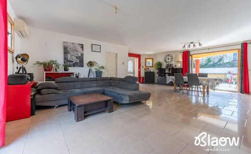 Maison à Décines-Charpieu, Auvergne-Rhône-Alpes, France 1
