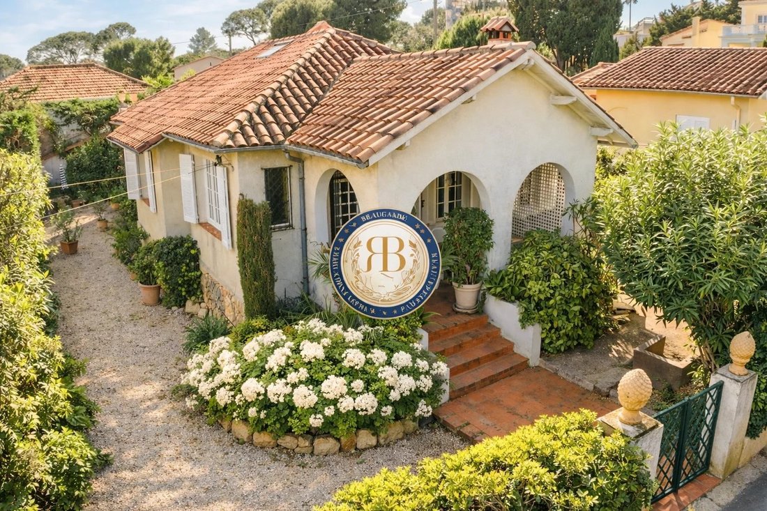Casa en Antibes, Provenza-Alpes-Costa Azul, Francia 1 - 16689739