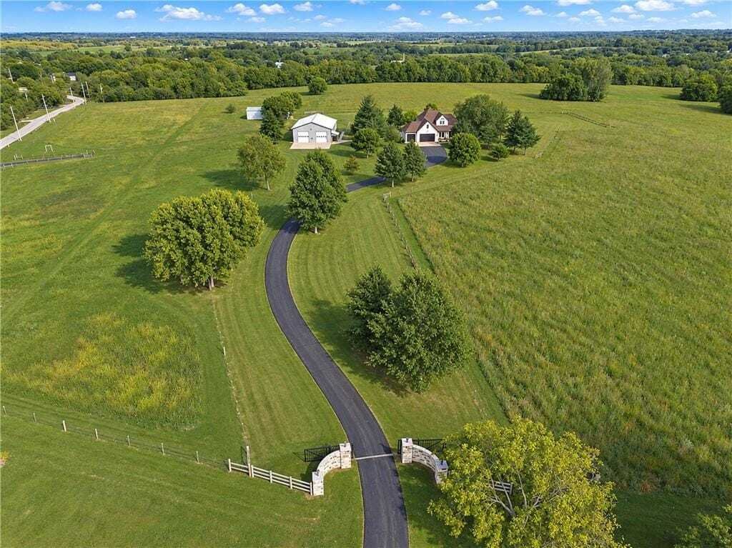 House in Pleasant Hill, Missouri, United States 1 - 19026545