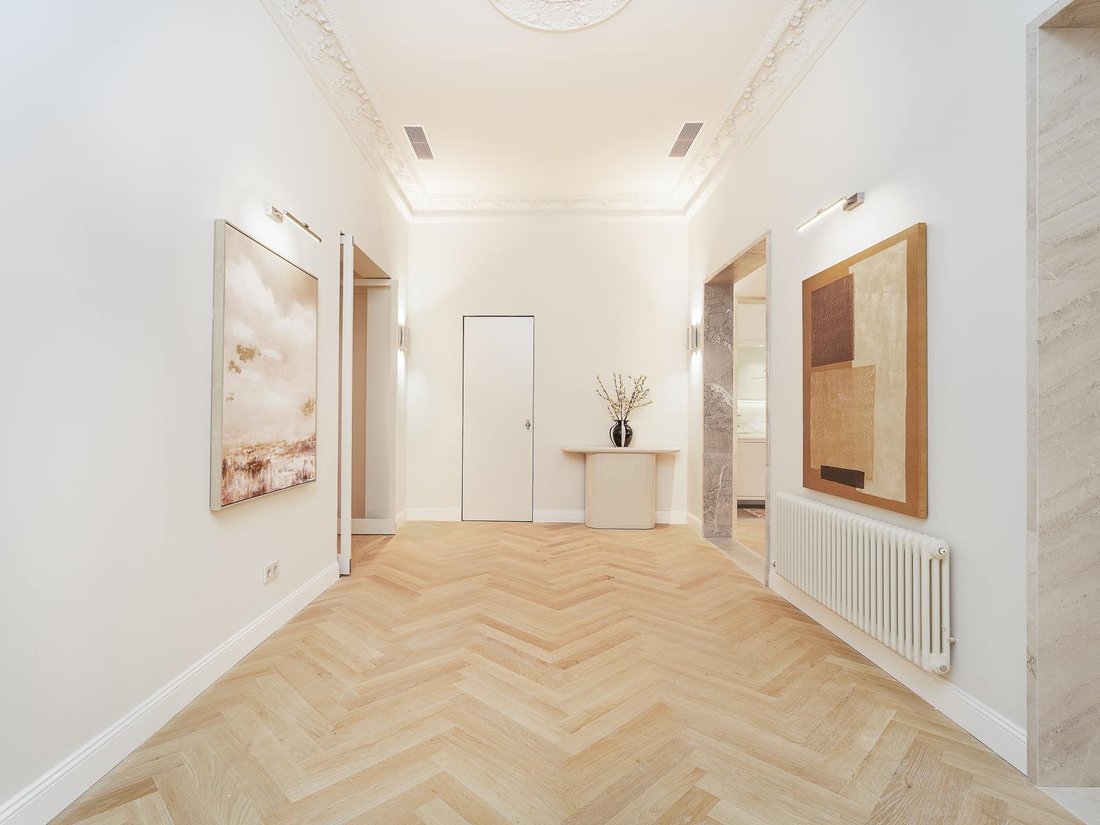 Apartment in Sarrià-Sant Gervasi, Barcelona, Spain 5 - 18390748