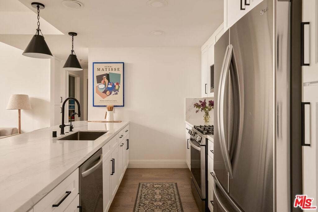 Condo in Los Angeles, California, United States 4 - 19053594