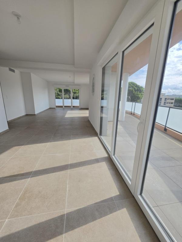 Appartement à La Ciotat, Provence-Alpes-Côte d'Azur, France 3 - 19052055