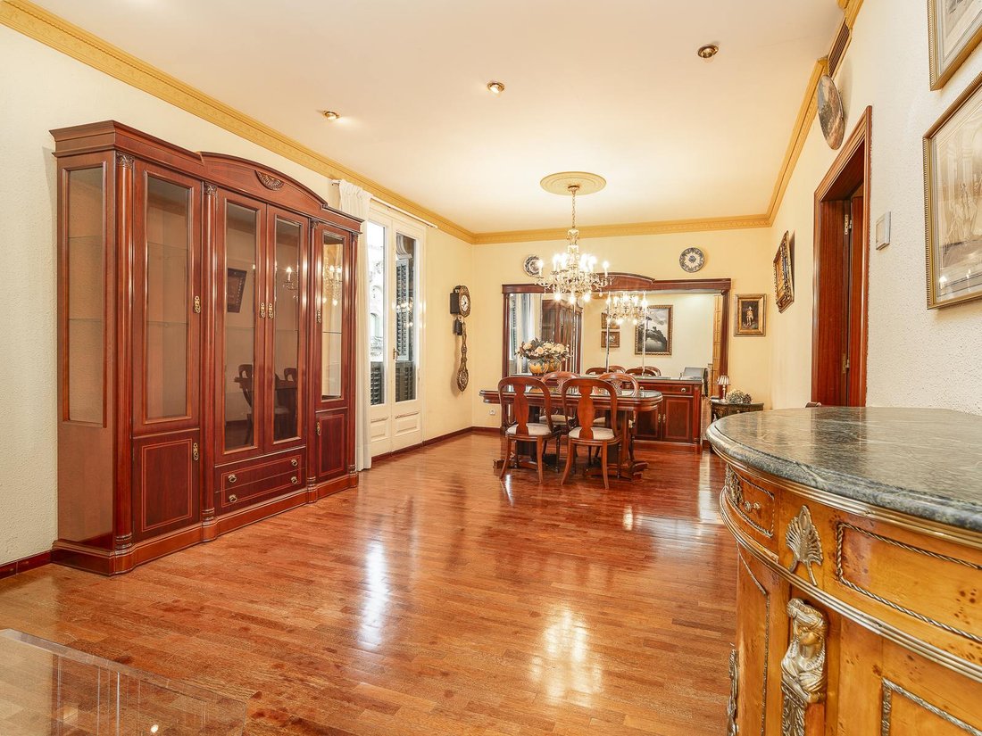 Appartamento a Eixample, Barcellona, Spagna 4 - 19051338