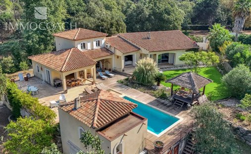House in Sud Ouest, Bormes-les-Mimosas, France 1