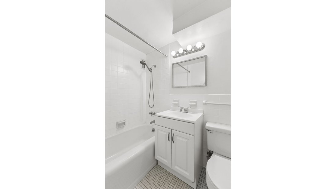 New York, New York, United States 2 - 19055165