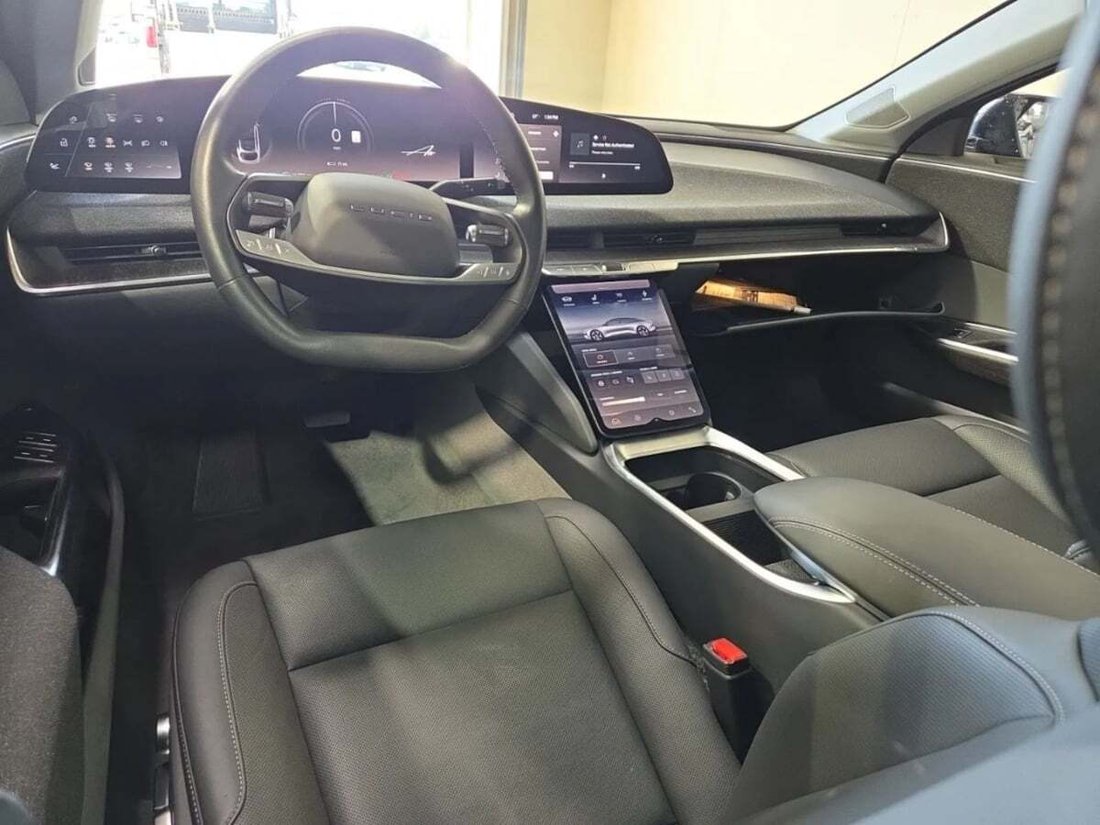 Sedan in Newport Beach, CA, United States 5 - 19051747