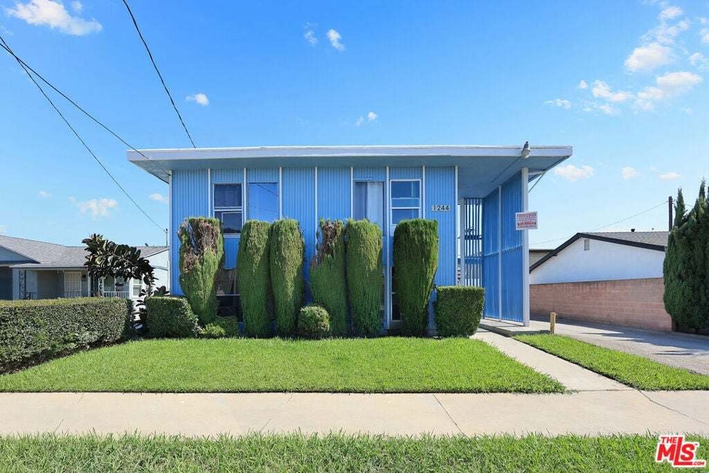 Montebello, California, United States 3 - 19053598