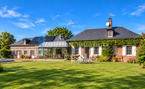 Schloss in La Ferrière-sur-Risle, Normandie, Frankreich 1
