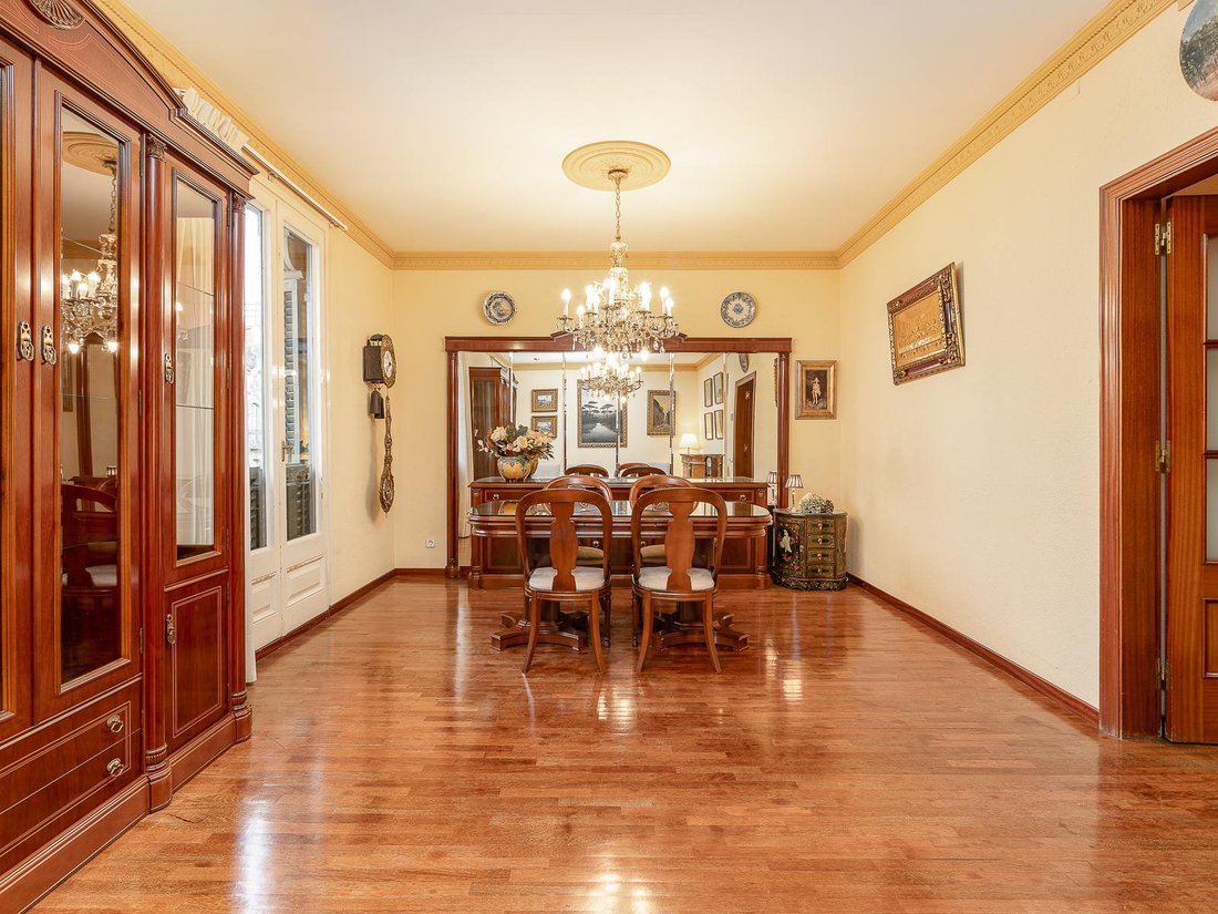 Appartamento a Eixample, Barcellona, Spagna 3 - 19051338