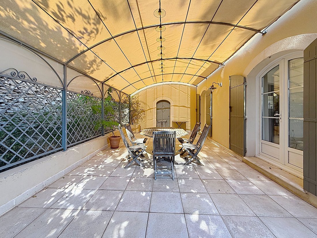 Villa in Charbonnières-Montagnié, Villeneuve-lès-Avignon, France 4 - 19052474