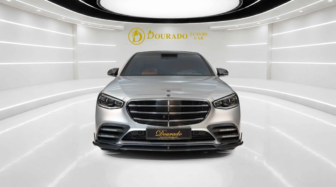 Sedan in Dubai, United Arab Emirates 2 - 19056367