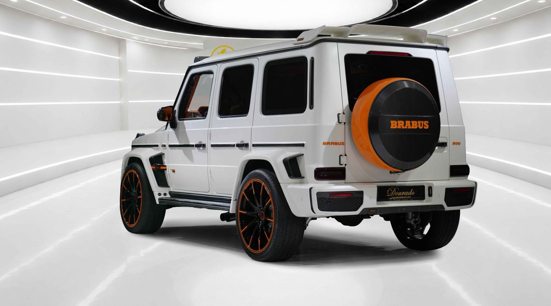 Suv in Dubai, United Arab Emirates 4 - 19056413