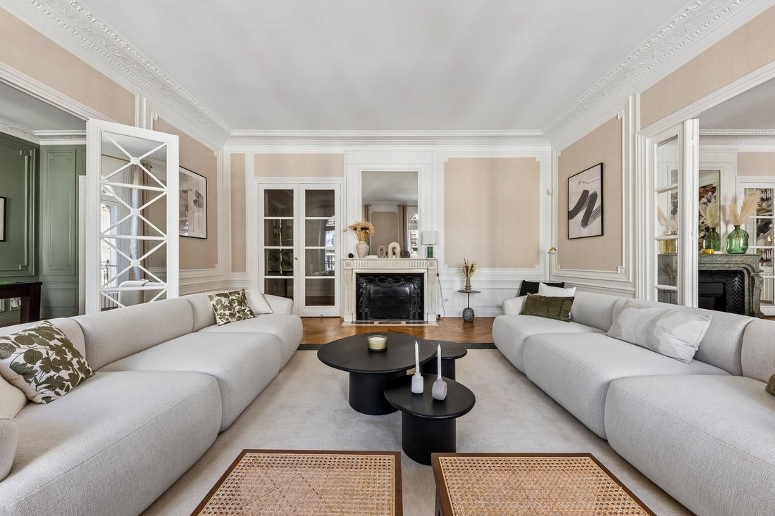 Apartment in Invalides, Paris 7e Arrondissement, Paris 2 - 19056644