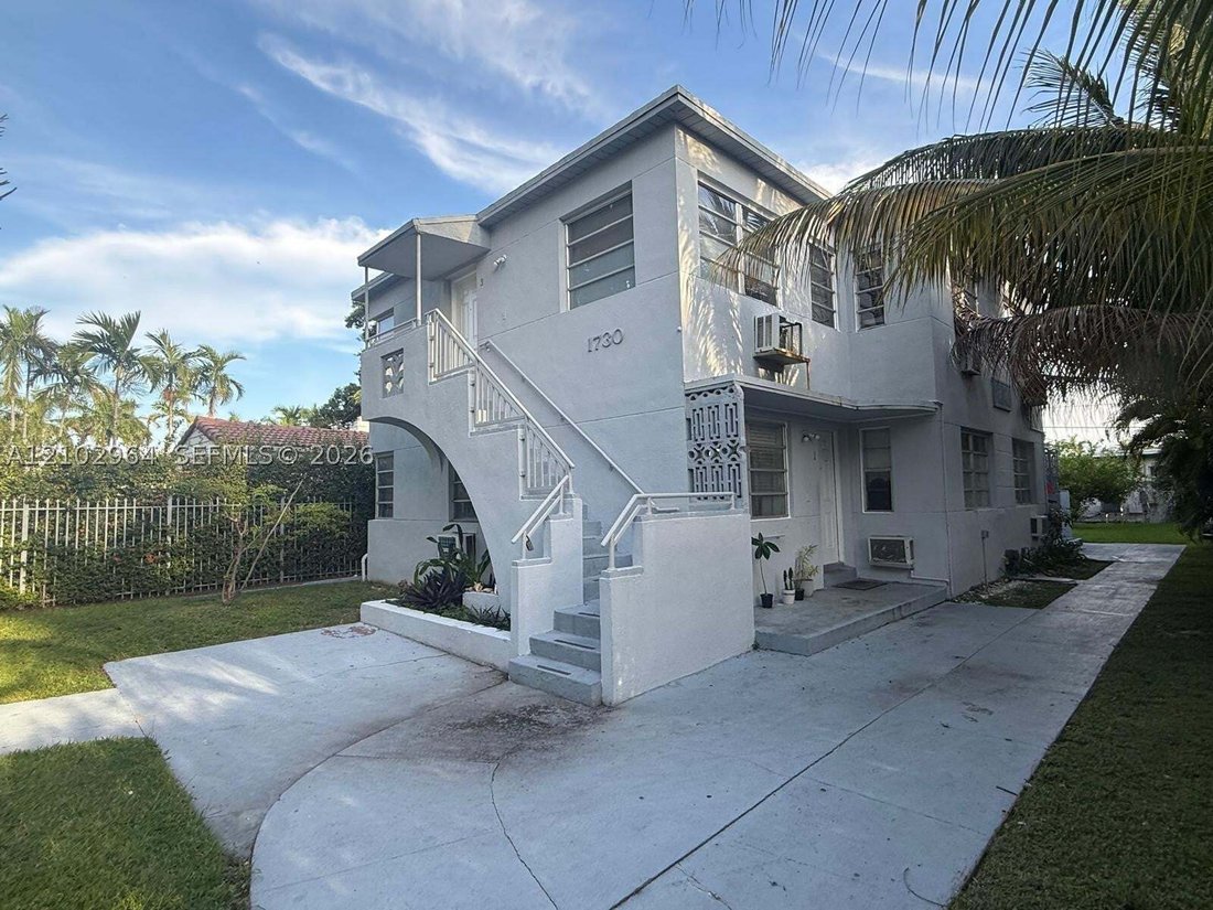 Miami Beach, Florida, United States 3 - 19056758