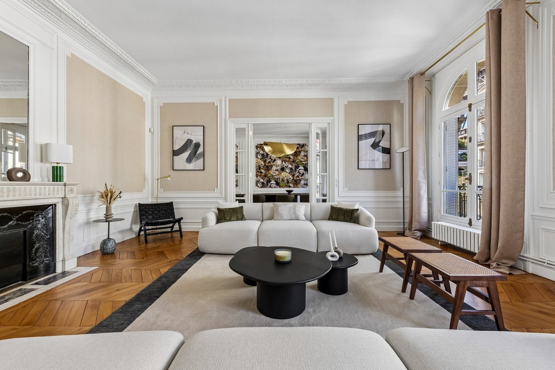 Apartment in Invalides, Paris 7e Arrondissement, Paris 4 - 19056644