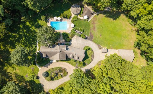 House in Zionsville, Indiana, United States 1