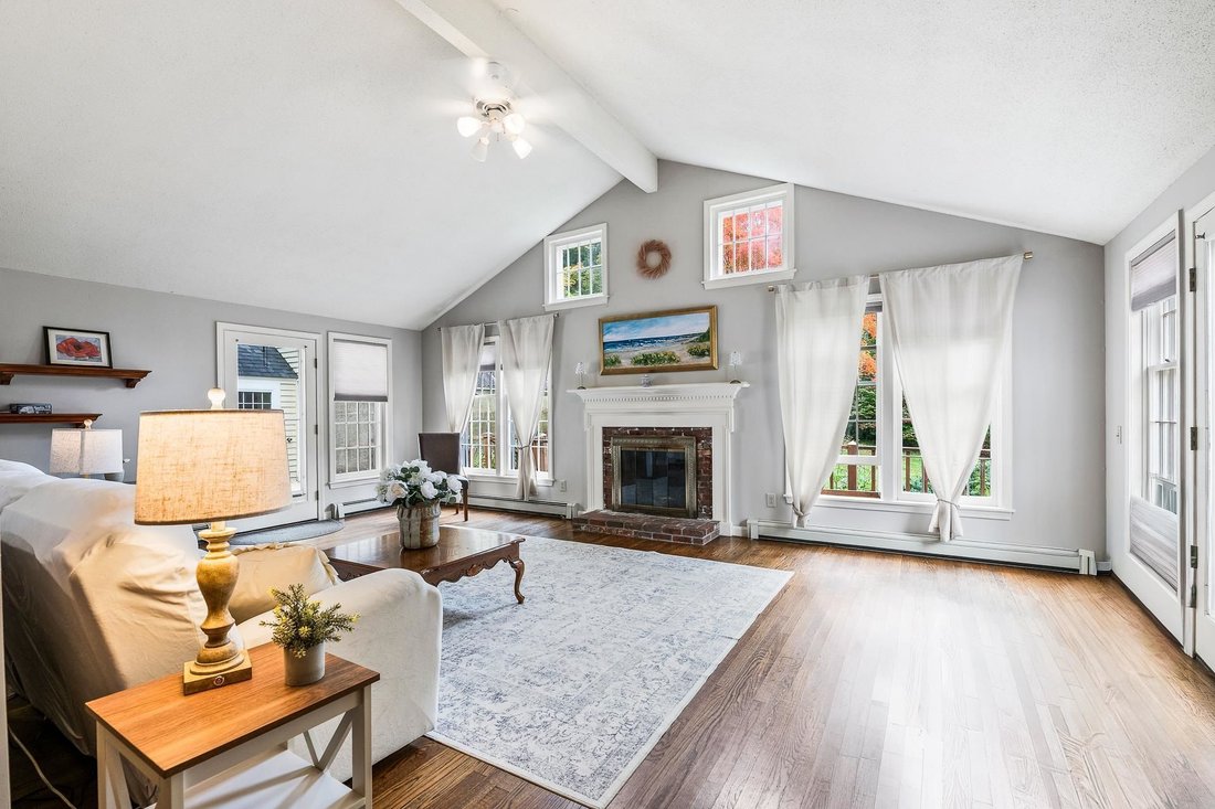 House in New London, New Hampshire, United States 4 - 19056602