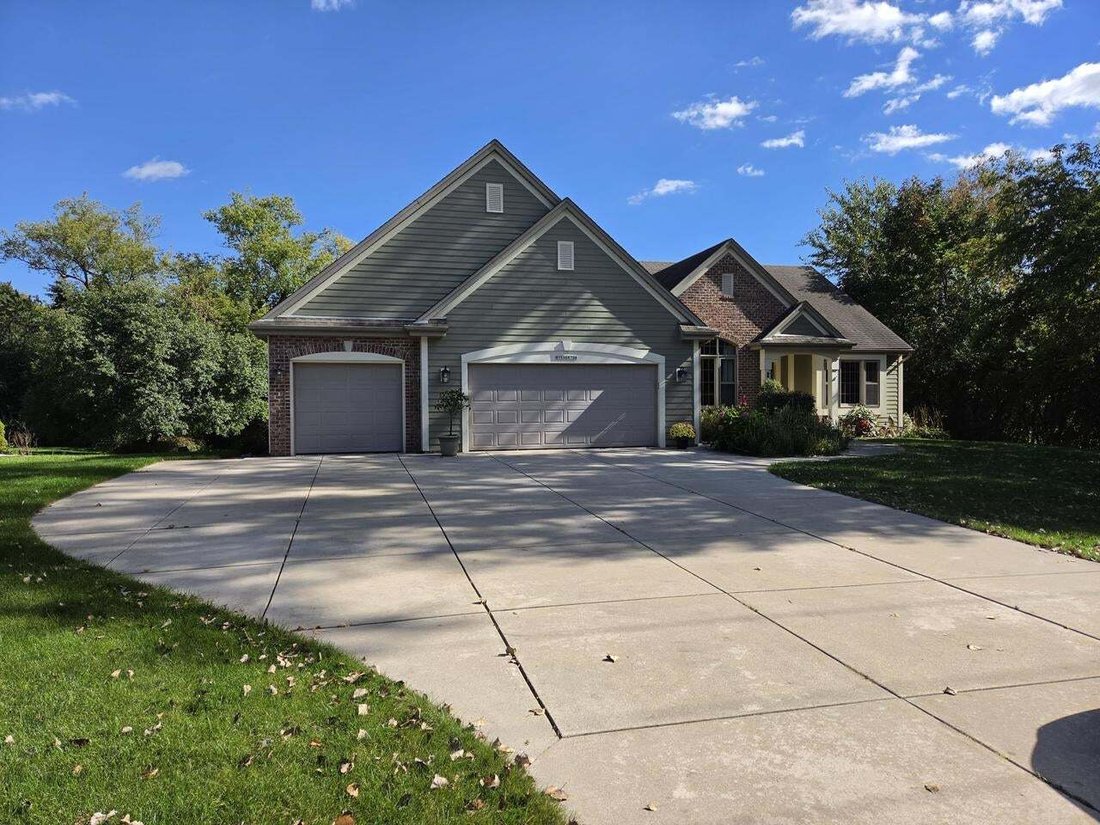 House in Muskego, Wisconsin, United States 1 - 19056721