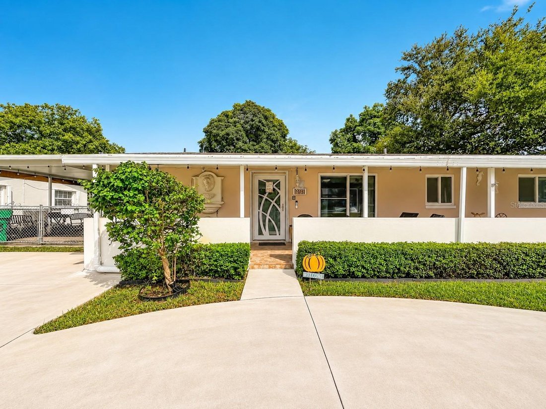 Maison à Miami Gardens, Floride, États-Unis 4 - 19056996