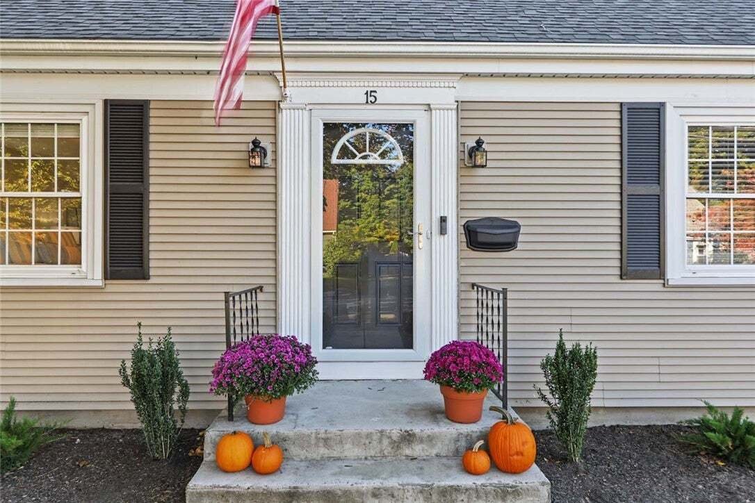 House in Lincoln, Rhode Island, United States 4 - 19056949
