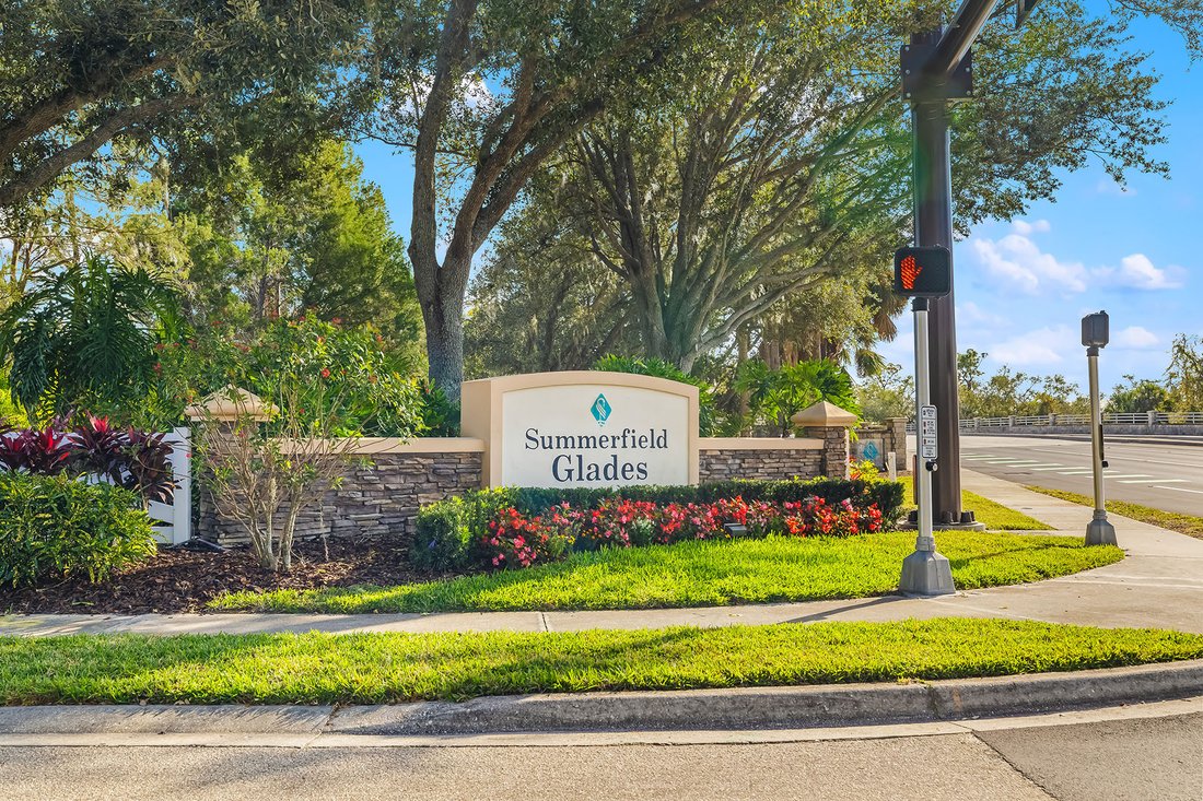Bradenton, Florida, United States 2 - 19057389