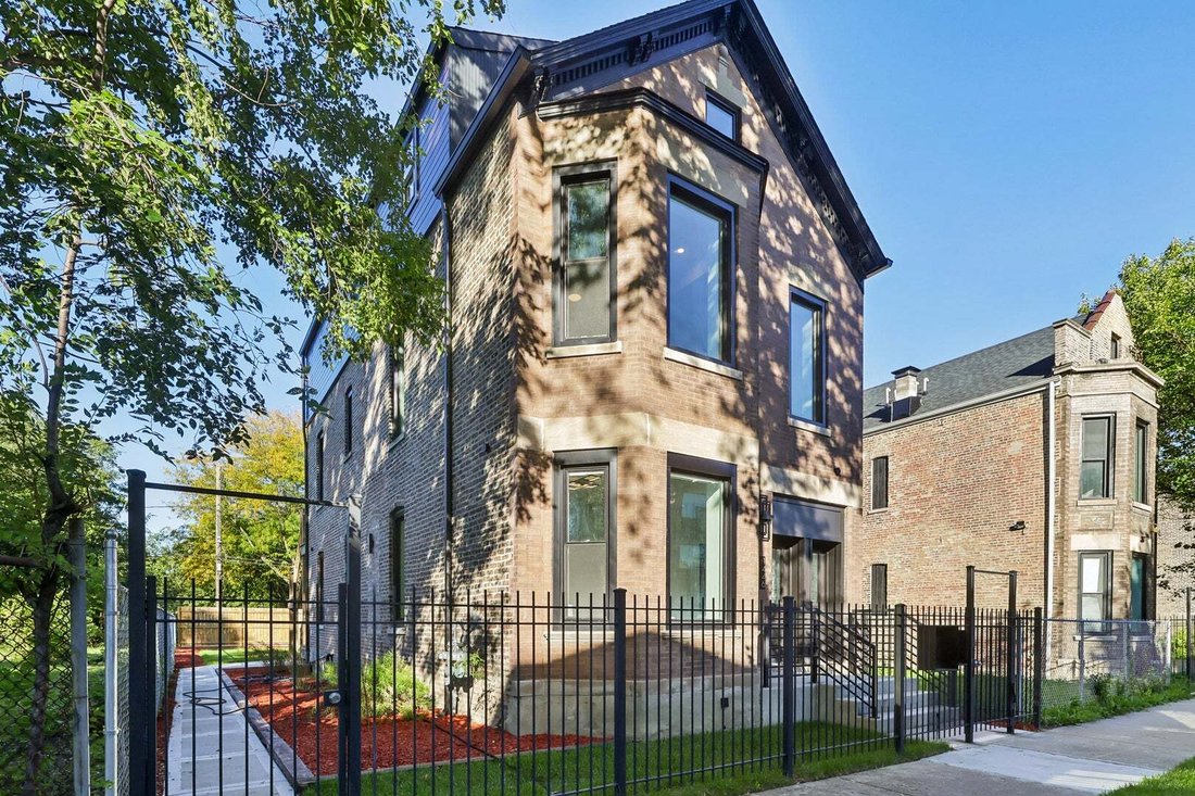 Chicago, Illinois, United States 2 - 19057084
