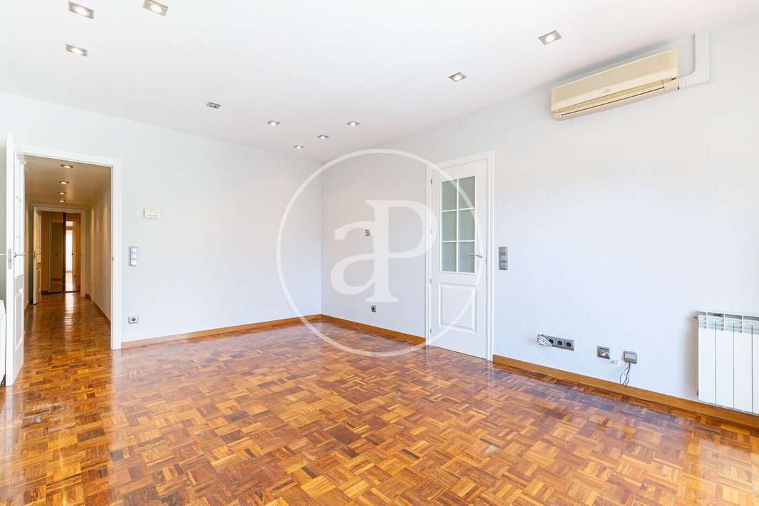 Apartment in Eixample, Barcelona, Spain 4 - 19057510