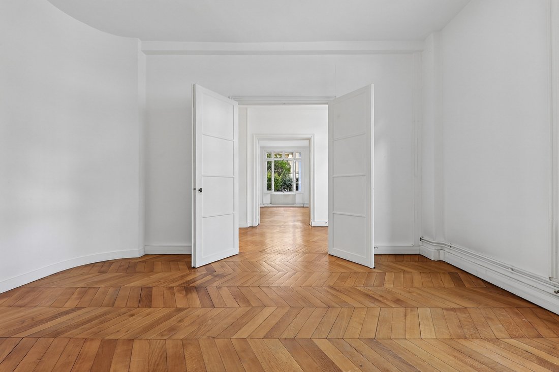 Apartment in Invalides, Paris 7e Arrondissement, Paris 1 - 19057403