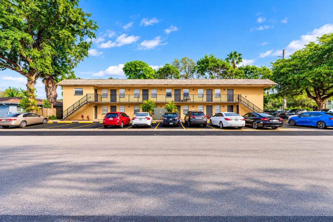 Wilton Manors, Florida, United States 5 - 19057244