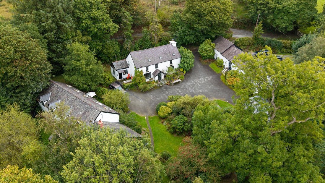Farm Ranch in Lledrod, Wales 3 - 19057445