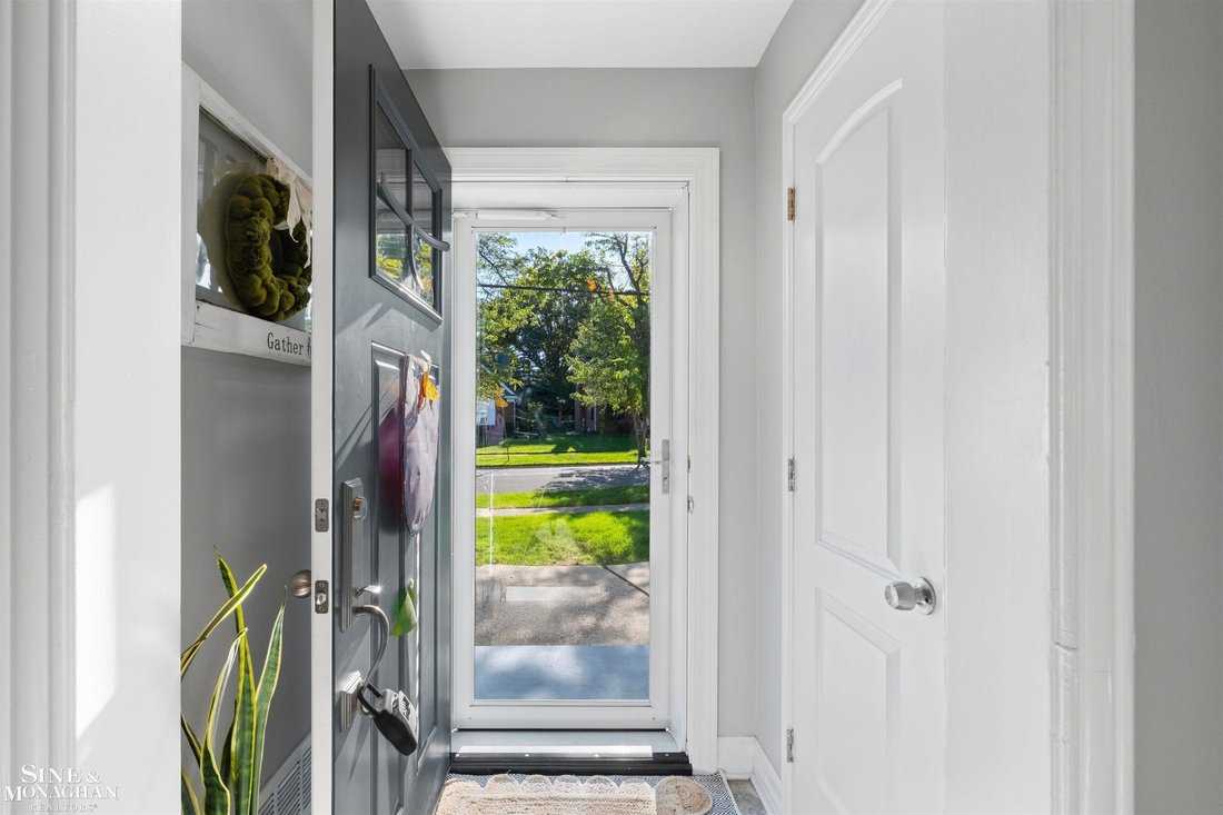 House in Grosse Pointe Shores, Michigan, United States 2 - 19056873