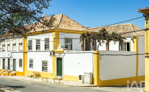 Townhouse in Azeitao (Sao Lourenco e Sao Simao), Setubal, Portugal 1