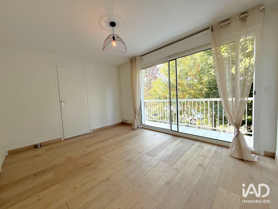 Centre, Brunoy, France 5 - 19050436